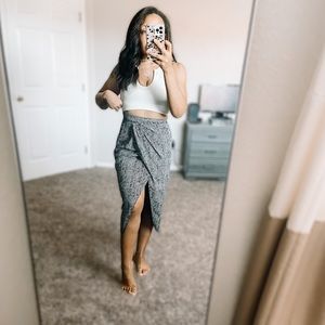 June & Hudson Wrap Style Skirt. Side zipper Sz 6